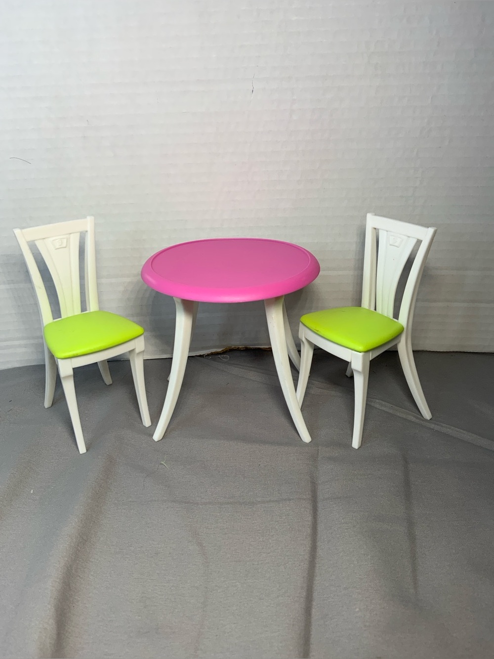 Vintage Barbie Living in Style Table and chairs 3 pc dining set
